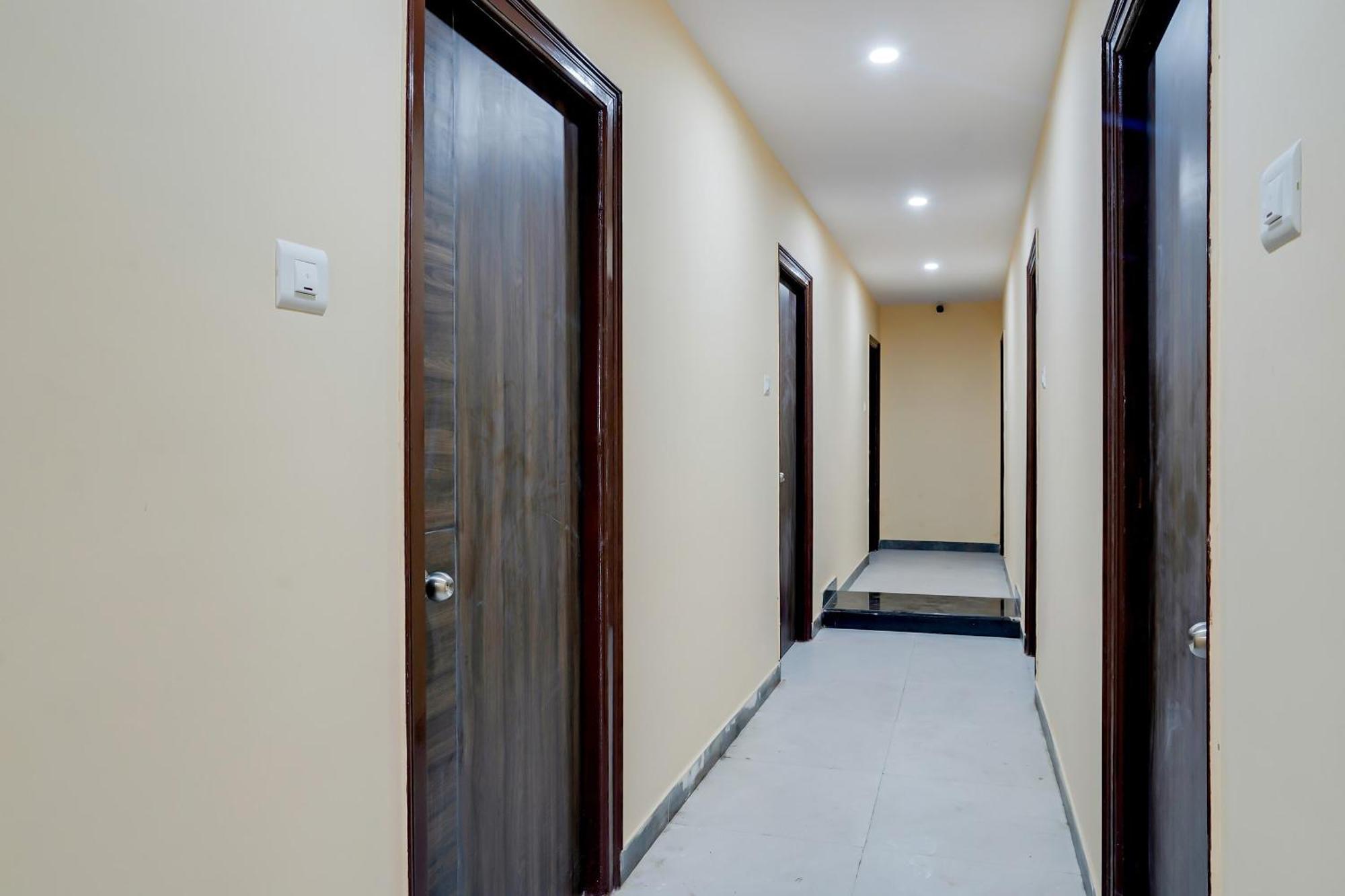 Hotel O Alekhya Residency Cafe Bahar Sururnagar Exteriér fotografie