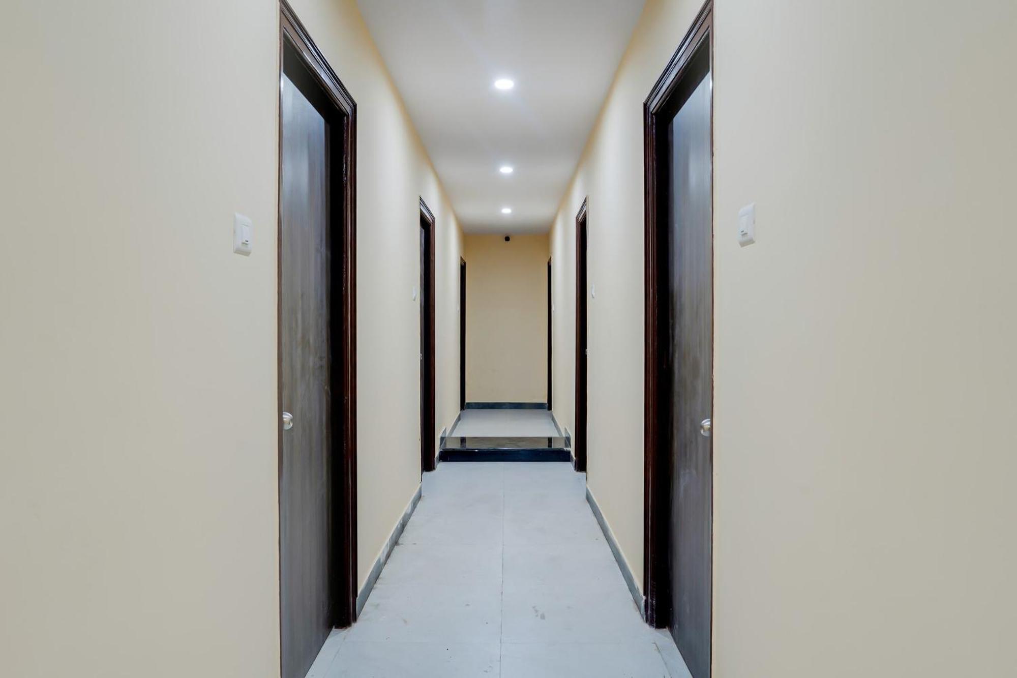 Hotel O Alekhya Residency Cafe Bahar Sururnagar Exteriér fotografie